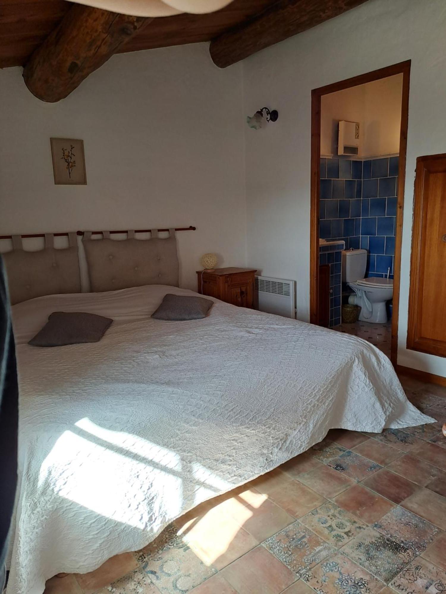 Les Roses Tremieres Bed & Breakfast Bargeme Exterior photo