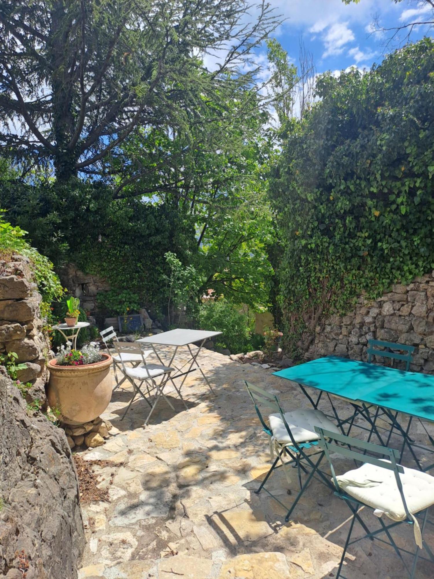Les Roses Tremieres Bed & Breakfast Bargeme Exterior photo