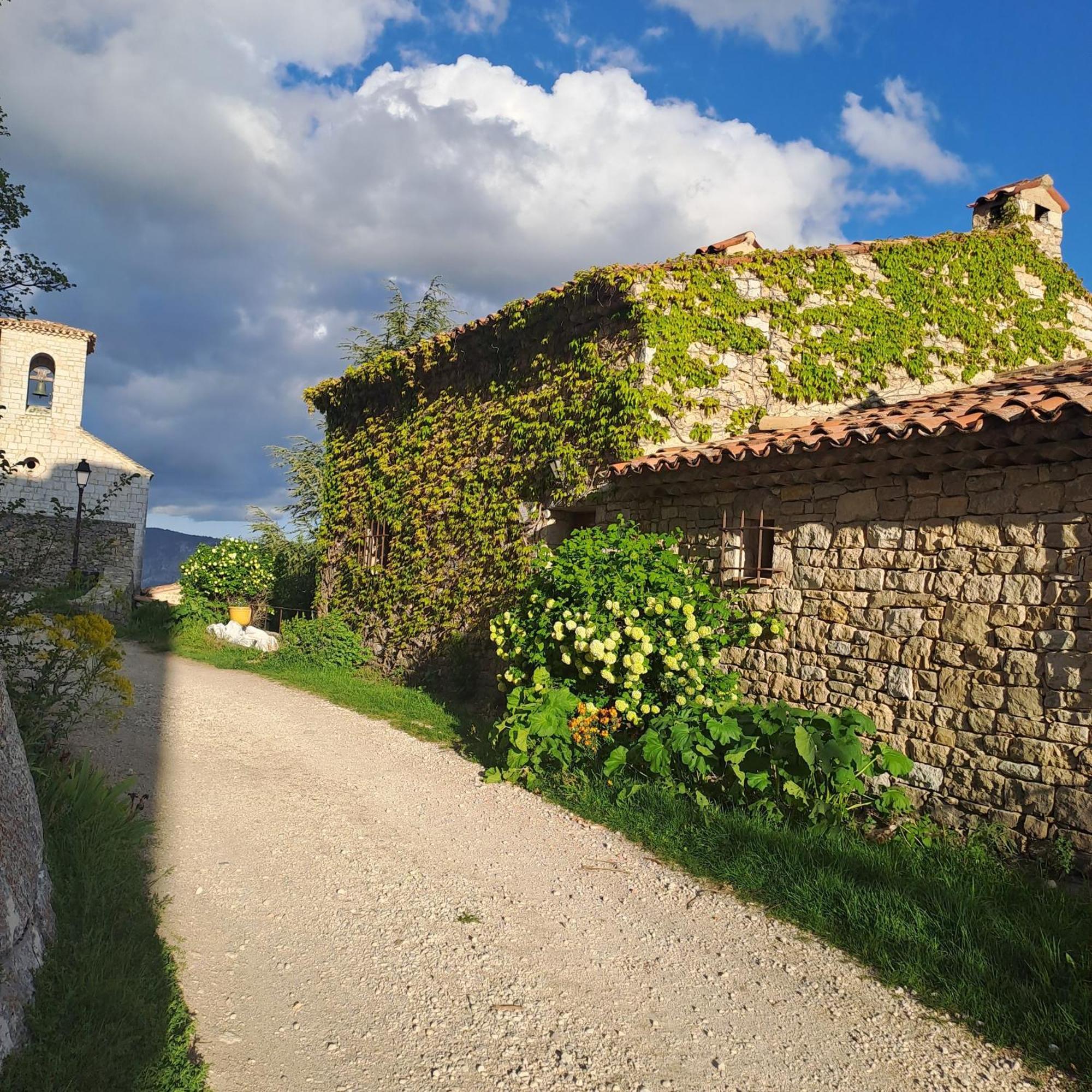 Les Roses Tremieres Bed & Breakfast Bargeme Exterior photo